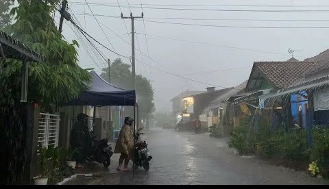 小镇夜雨