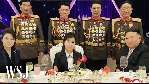 叹服了！金正恩的女儿跟她妈长的一模一样